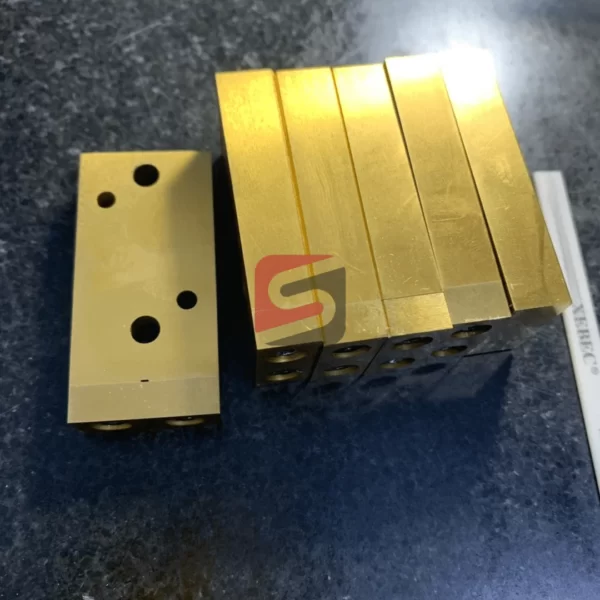 Phụ tùng kim loại chính xác